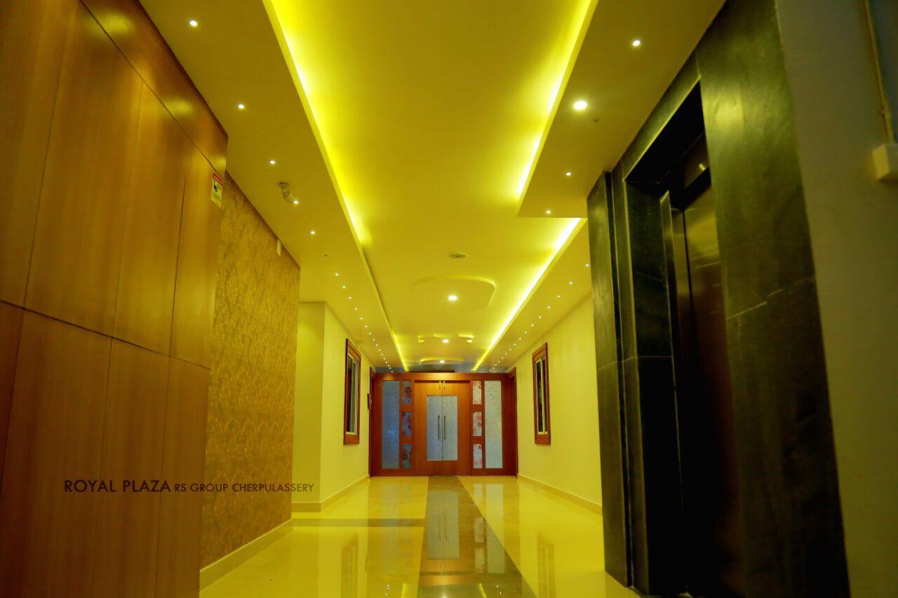 Royal Plaza Residency Hotell Cheruppulasseri Exteriör bild