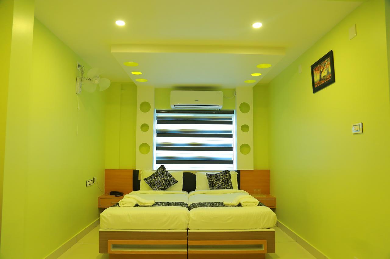 Royal Plaza Residency Hotell Cheruppulasseri Exteriör bild